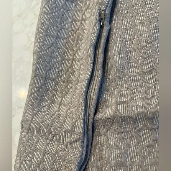 NWOT Fabritones Indoor/Outdoor 17” Pillow Covers (8) - Picture 4 of 6